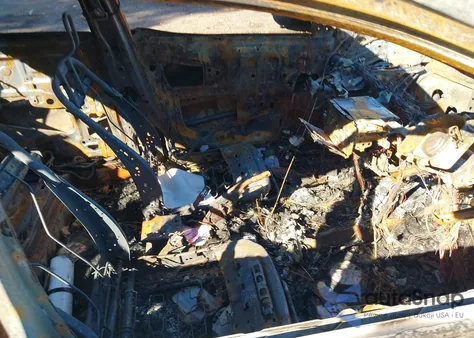 2017 Toyota Corolla Le z USA, uszkodzony, nr VIN 5YFBURHE5HP681503